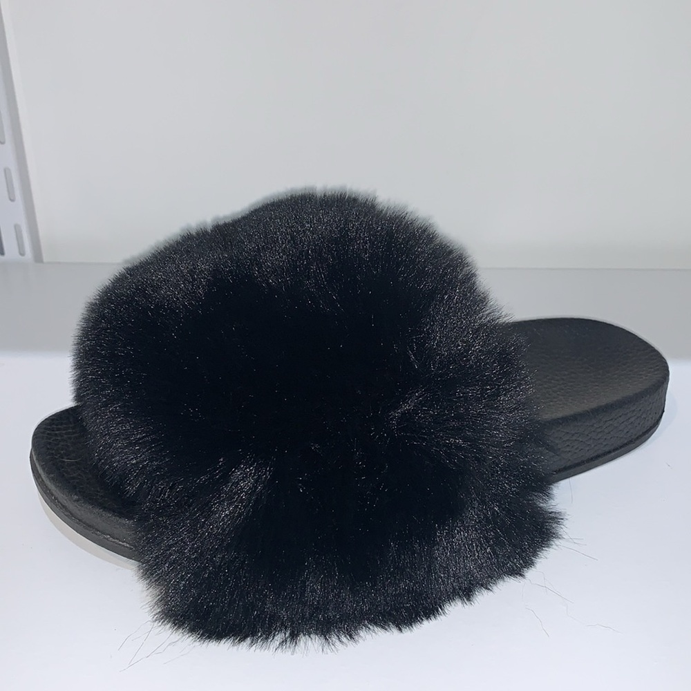 BLACK FUR SLIDES